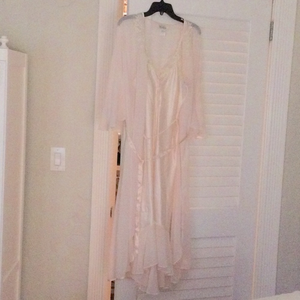 Women's Light pink satin Chemise with Matching Sheer robe